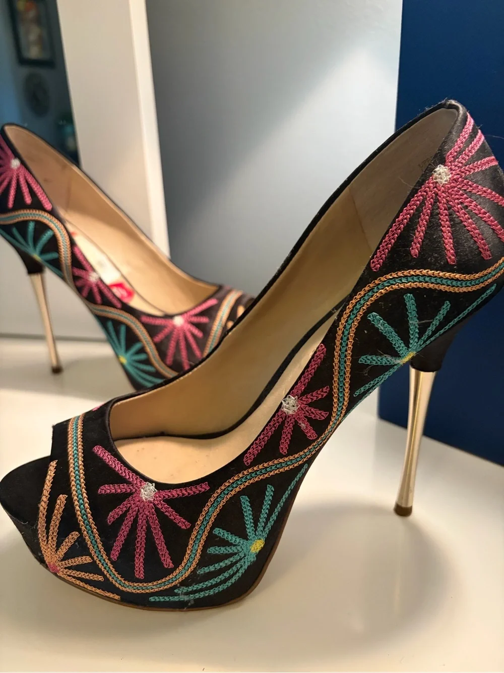 INC International Concepts Black Multicolor Embroidered Peep-Toe Platform Heel